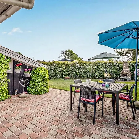 Nice In W/ 3 Bedrooms